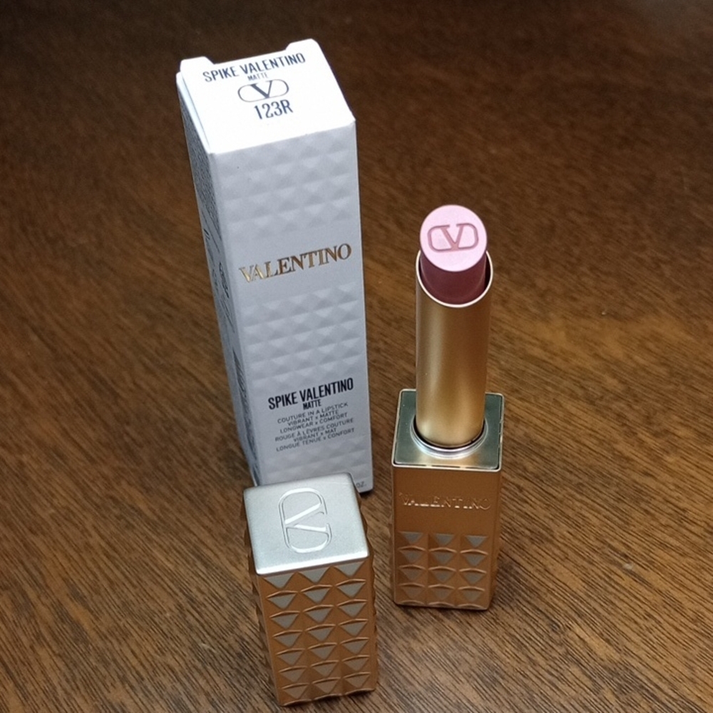 Valentino Spike Matte Lipstick - 123R Spike A Pose NIB